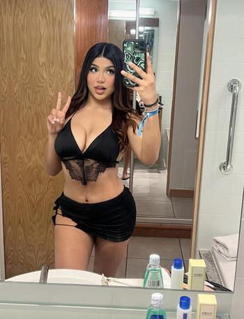 Vivian, 26  female escort, Albuquerque