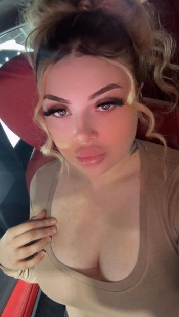Snow, 24  female escort, Albuquerque